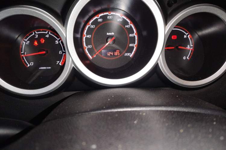 Used CHANGAN CX20 2014 1.4L Manual Sport Version China IV Standard