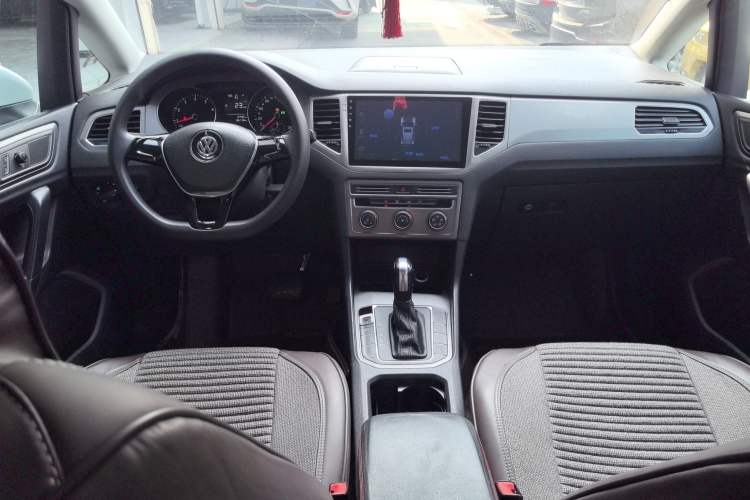 Used Volkswagen Golf Sportsvan 2016 1.6L Automatic Comfort Model
