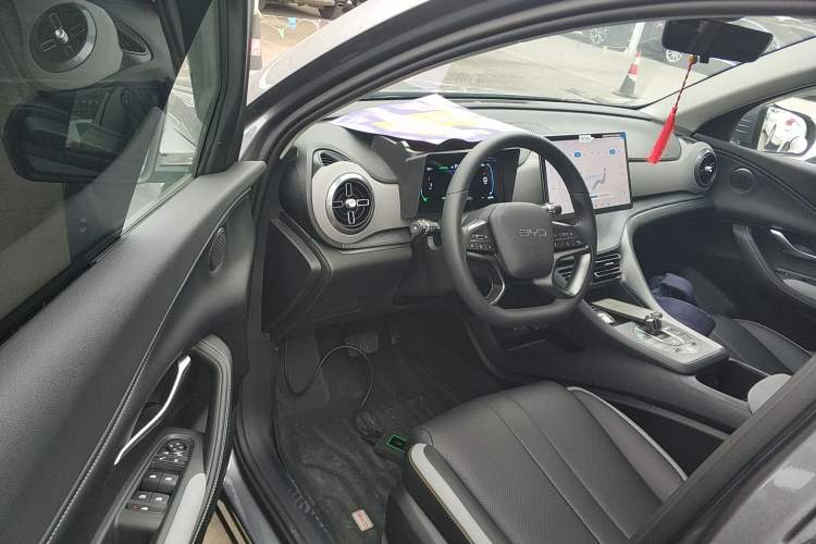 Used BYD Sealion 05 DM-i 2025 DM-i 75KM Luxury Model Driver Seat