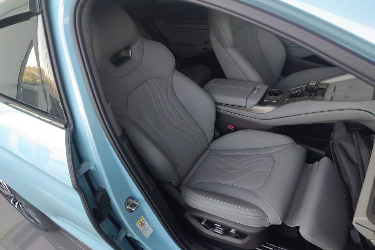 Used Denza N7 2024 630 All-Wheel Drive Intelligent Driving Max Edition Right Front Seat