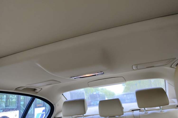 Used BMW 5 Series 2013 525Li Luxury Model Headliner