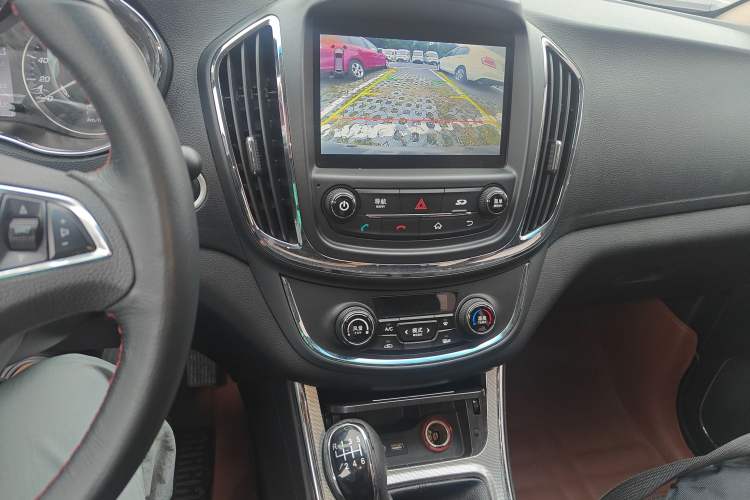 Used Baojun 560 2016 1.8L Manual Luxury Edition