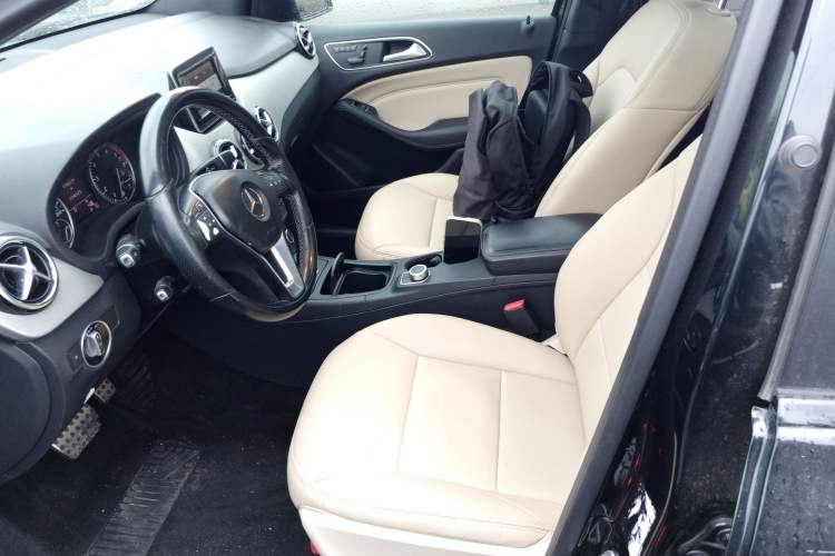 Used Mercedes-Benz B-Class 2012 B 200 Left Front Seat