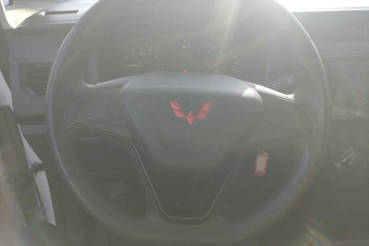 Used Wuling Hongguang PLUS 2020 1.5L Manual Standard Edition 5 Seats