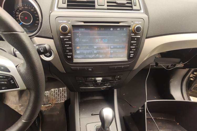 Used BAIC Senova X65 2015 2.0T automatic comfort version