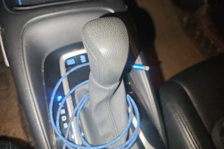 Used Toyota Levin 2019 Dual-Engine 1.8H E-CVT Sport Edition China VI Standard Gear Lever