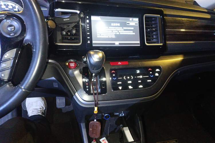 Used Honda Elysion 2016 2.4L Luxury Edition
