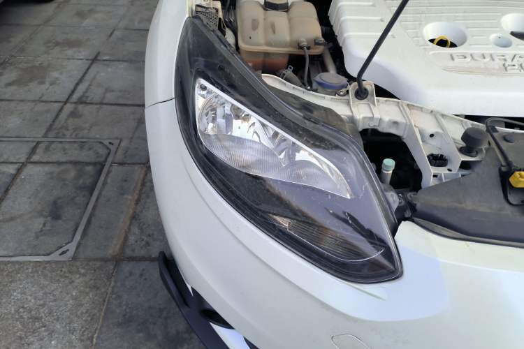 Used Ford Focus 2012 Hatchback 2.0L Automatic Luxury Sport Model
