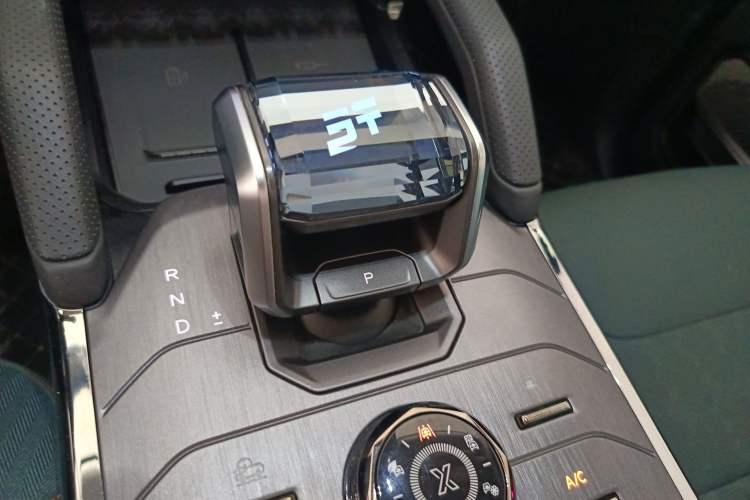 Used JETOUR Traveler 2023 2.0T Four-Wheel Drive Conqueror Gear Lever