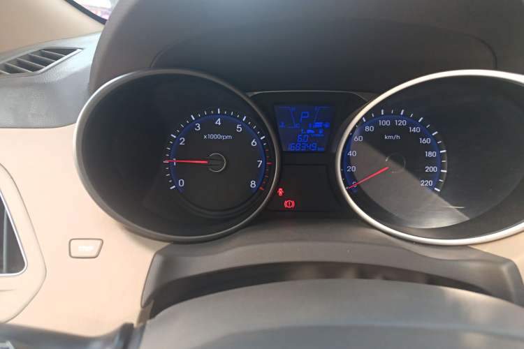 Used Hyundai ix35 2013 2.0L Automatic Two-Wheel Drive Smart GLS China IV Standard