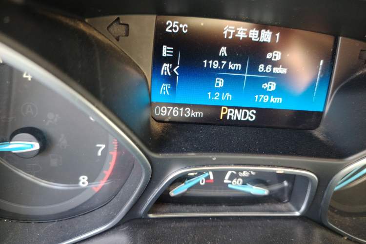 Used Ford Focus 2017 Sedan EcoBoost 180 Automatic Elite Model Odometer Close Up