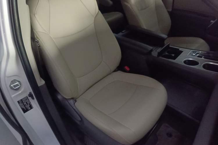 Used Toyota SIENNA 2023 2.5L Hybrid Comfort Edition Right Front Seat
