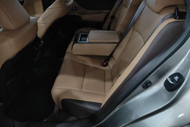 Used Lexus ES 2020 200 Luxury Edition
