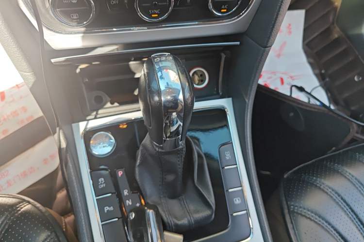 Used Volkswagen Passat 2014 1.8TSI DSG Prestige Navigation Edition