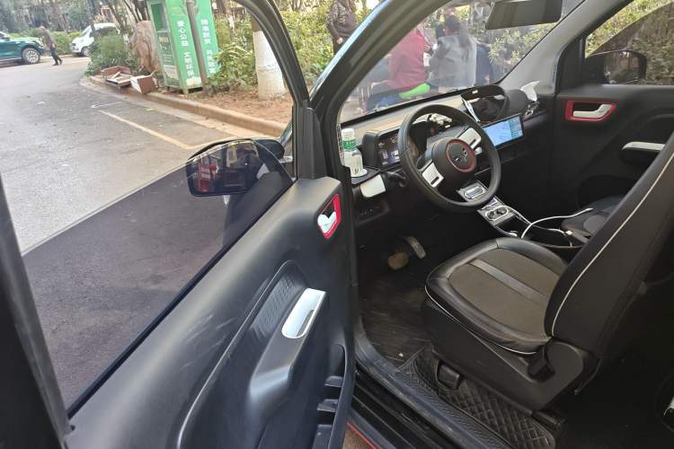 Used Wuling Hongguang MINIEV 2022 GAMEBOY 300km Enthusiast Model with Lithium Iron Phosphate Driver Seat