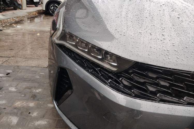 Used Kia K5 2025 1.5T Luxury Edition Right Front Headlight