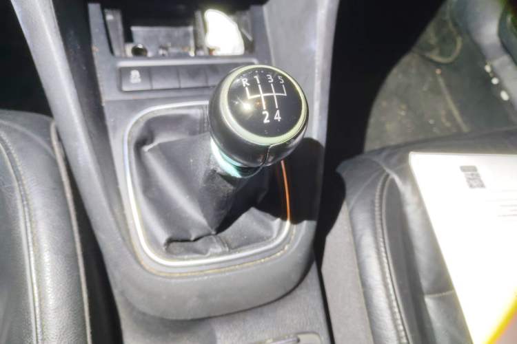 Used Volkswagen Golf 2012 1.4 TSI Manual Comfort Edition Gear Lever