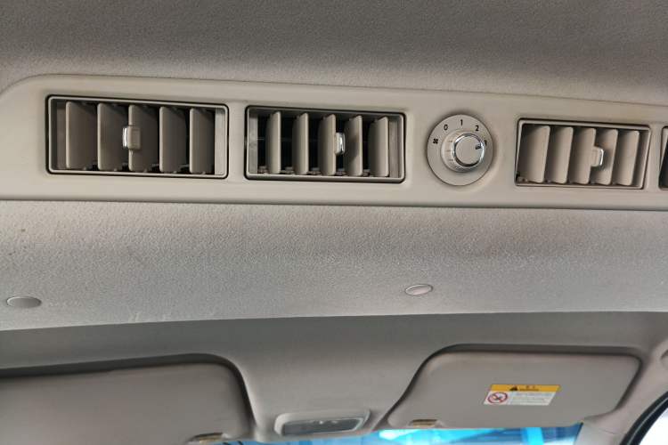 Used Venucia M50V 2017 1.6L XL CVT Luxury Edition