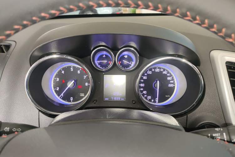 Used CHANGAN CS35 2016 1.6L Automatic Luxury Model China V Standard