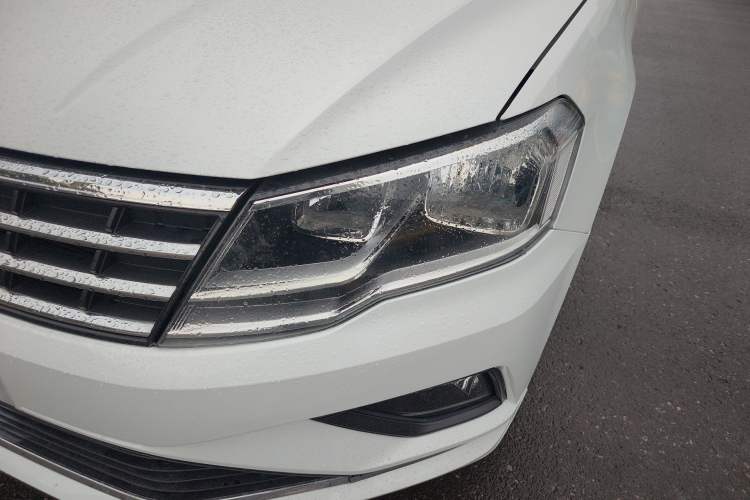 Used Volkswagen Jetta 2019 Dream Edition 1.5L Automatic Comfort Version Left Front Headlight