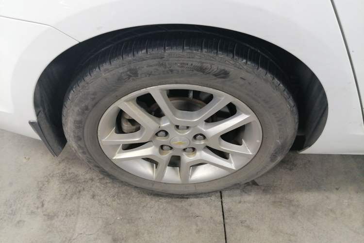 Used Chevrolet Malibu 2016 1.6T Automatic Comfort Edition Right Rear Wheel Hub