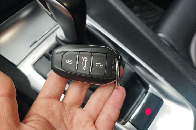 Used DS 6 2014 1.6T Luxury Edition THP160 Vehicle Key