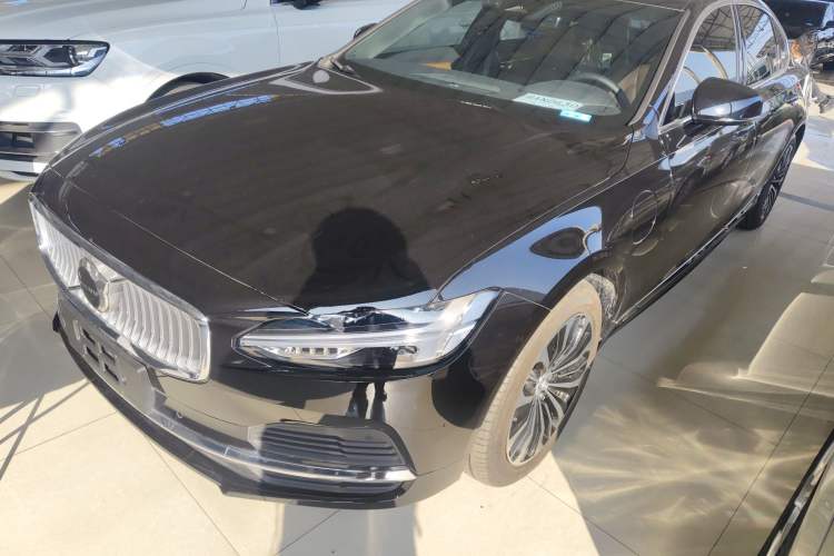 Used Volvo S90 New Energy 2025 Plug-in Hybrid Four-Wheel Drive Long-Range Zhiyi Luxury Edition