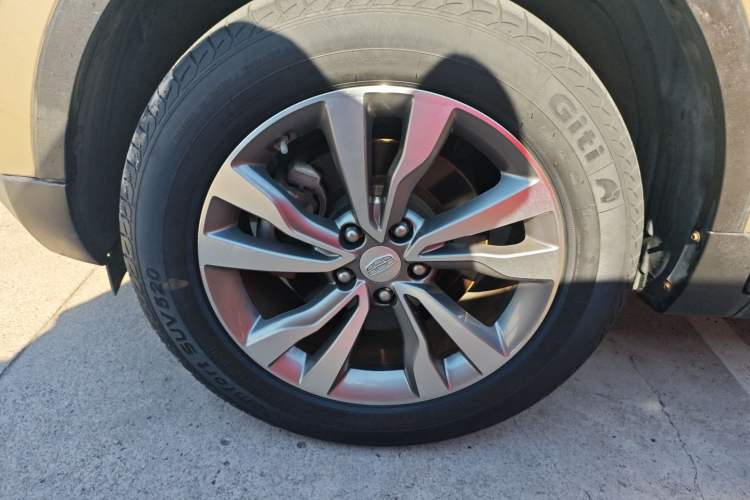 Used Geely Auto Emgrand X7 Sport 2016 2.0L Manual Smart Connect Version