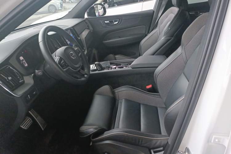 Used Volvo XC60 2022 B5 4x4 Smart & Advanced Sport Edition