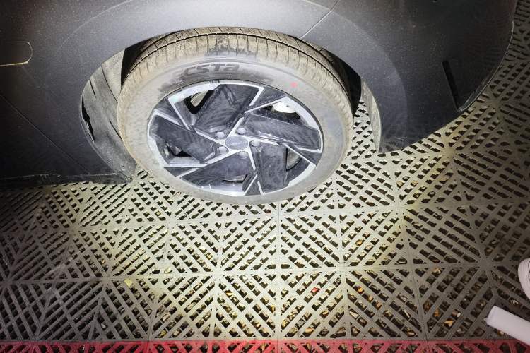 Used Lynk & Co 07 2024 EM-P 126 Long-Range Halo
