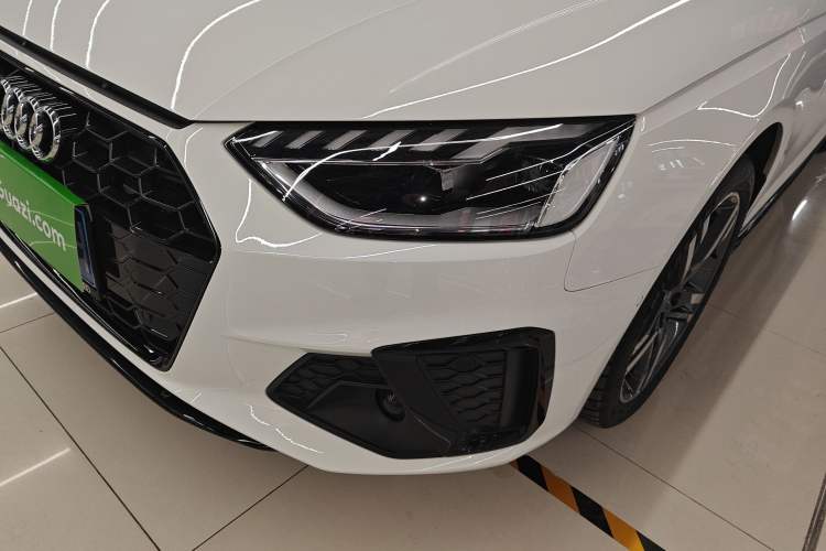 Used Audi A4L 2022 40 TFSI Luxury Dynamic Model