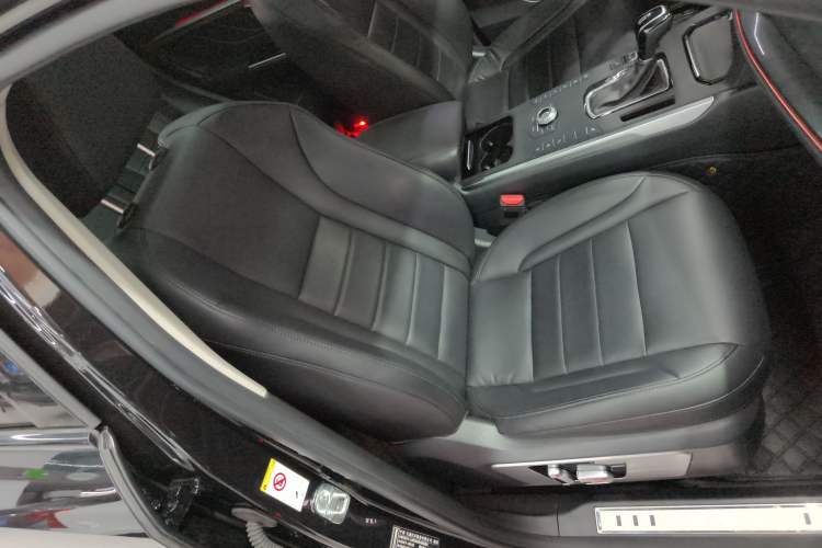 Used Wey VV5 2017 2.0T Ultra-Luxury Version
