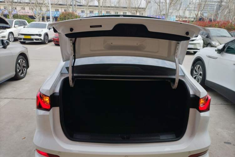 Used Roewe i5 2024 1.5L CVT Luxury Edition
