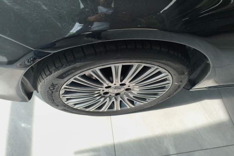 Used Mercedes-Benz E-Class 2020 Restyled E 300 L Exclusive Edition Left Front Wheel Hub