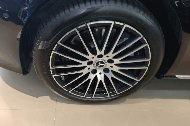 Used Mercedes-Benz C-Class 2025-Year Facelift C 260 L Left Front Wheel Hub