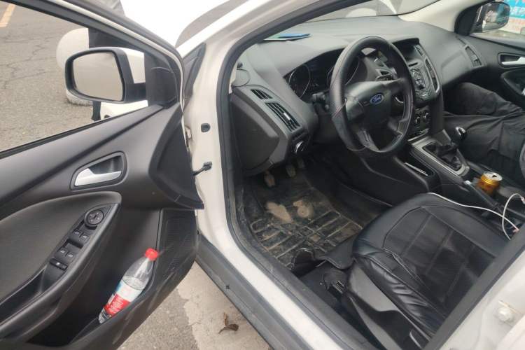 Used Ford Focus 2012 Hatchback 1.6L Manual Comfort Model
