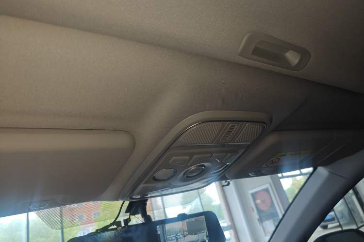 Used Haval M6 2023 PLUS 1.5T DCT Luxury Smart Connectivity Model Headliner