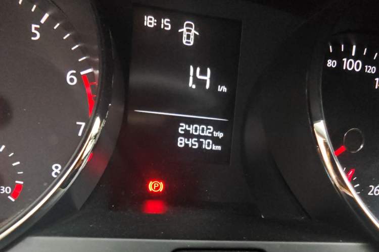 Used Volkswagen Lamando 2017 230TSI Manual Trend Edition
