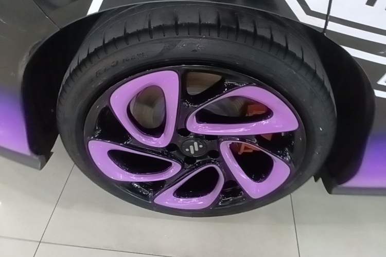 Used IM L6 2024 Max Standard Edition Right Rear Wheel Hub