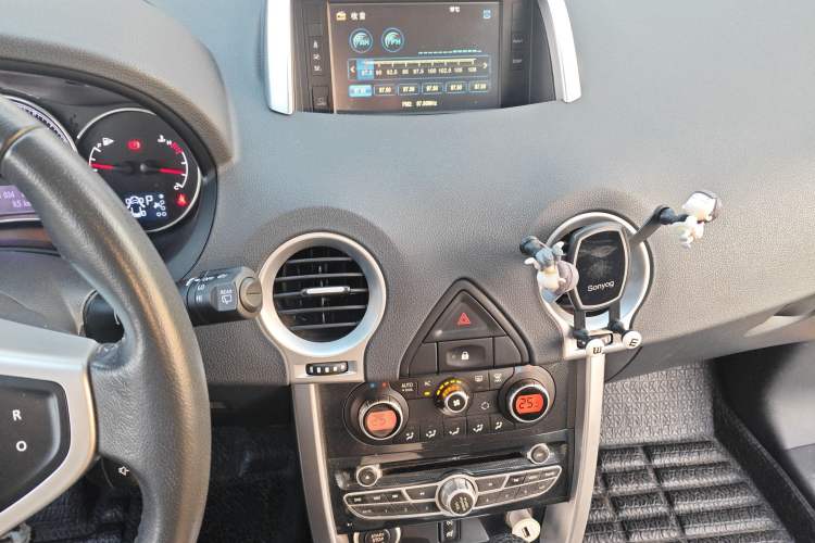 Used Renault Koleos 2014 Revised Version 2.0L Two-Wheel Drive Fashion Edition
