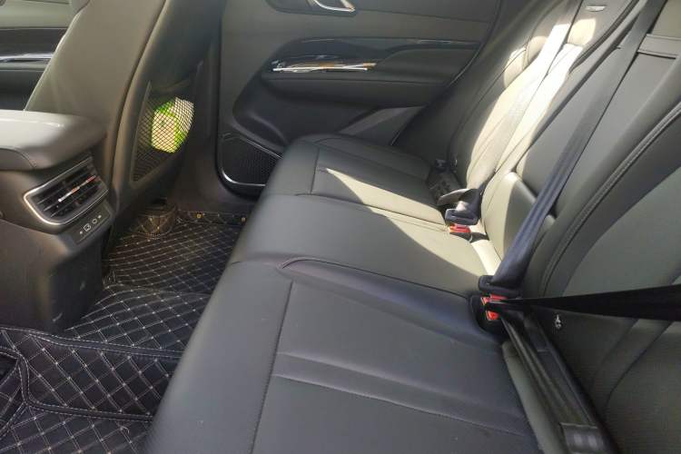 Used Hongqi HS3 2023 1.5T Two-Wheel Drive Shanwei Edition
