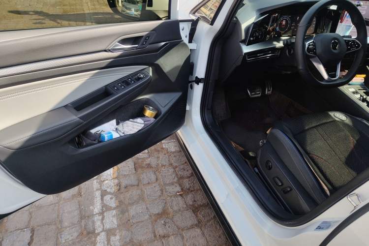 Used Volkswagen Golf 2025 300TSI R-Line