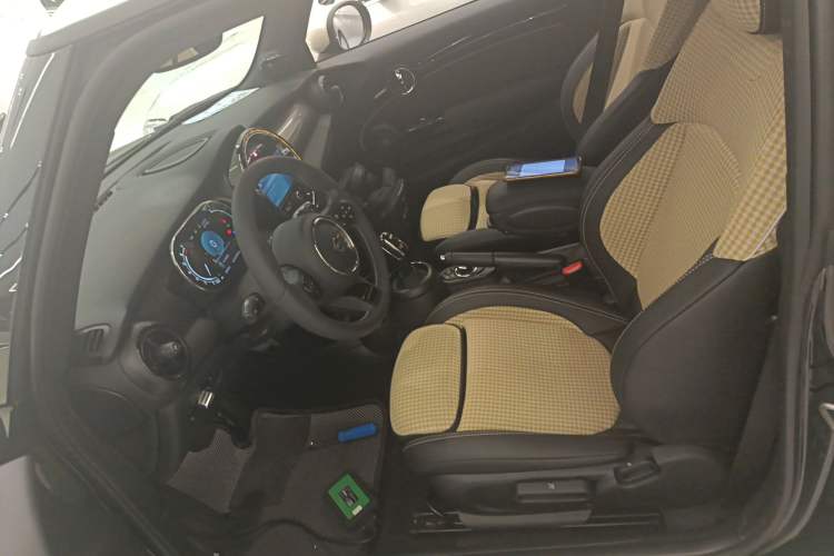 Used MINI MINI 2023 2.0T COOPER S Obsession Edition