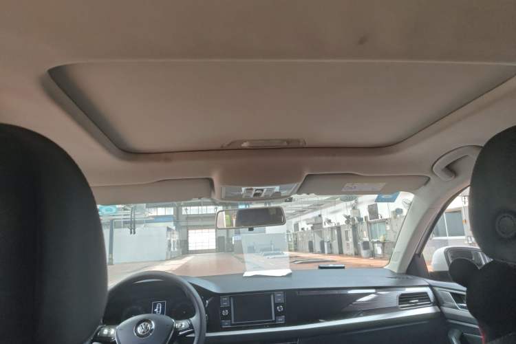 Used Volkswagen Lavida 2019 1.5L Automatic Vision Edition China VI Standard Headliner