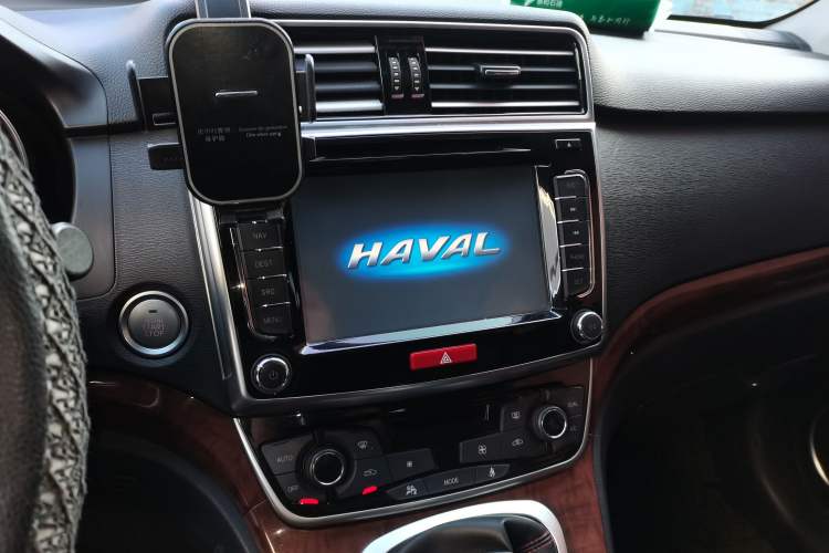 Used Haval H6 2015 Revised Version Sport Edition 1.5T Manual Transmission Two-Wheel Drive Elite Grade
