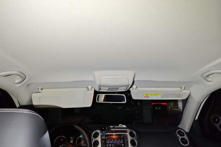 Used Volkswagen Tiguan L 2017 300TSI Automatic Two-Wheel Drive Silk Road Luxury Edition
