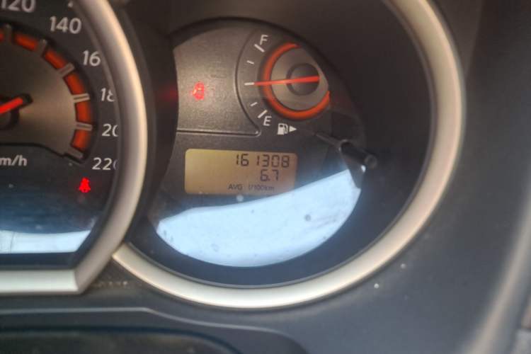 Used Nissan Sylphy 2016 Classic 1.6XE Manual Leading Edition Odometer Close Up