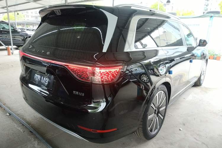 Used Hima AITO M9 2025 Extended-Range Ultra Version 52 kWh 6-Seater
