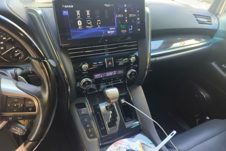 Used Lexus LM 2020 300h Seven-Seat Elegant Edition
