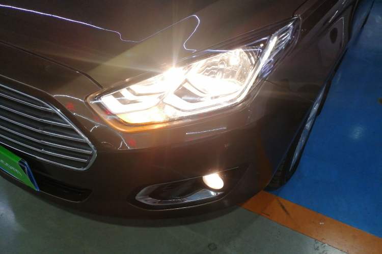 Used Ford Escort 2015 1.5L Automatic Fashion Model